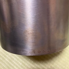 金属製の鉢植えの画像