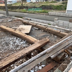小屋解体木材の画像