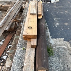 小屋解体木材の画像