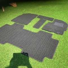 シエンタ　10系　ハイブリッド車　５人乗り用　フロアマット　ブラックの画像