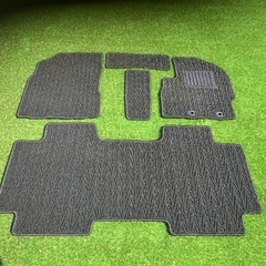 シエンタ　10系　ハイブリッド車　５人乗り用　フロアマット　ブラックの画像