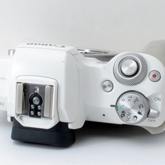 ☆Canon EOS kiss M☆美品○Wi-Fi搭載○初心者向けミラーレス 1