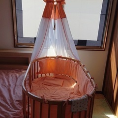 ベビーベッドの画像