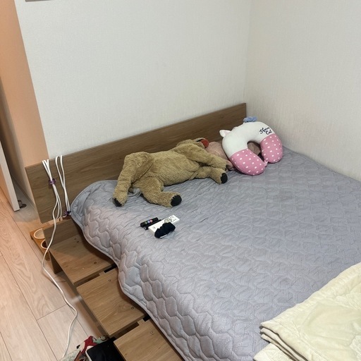 LOWYAセミダブルベットとマットレス