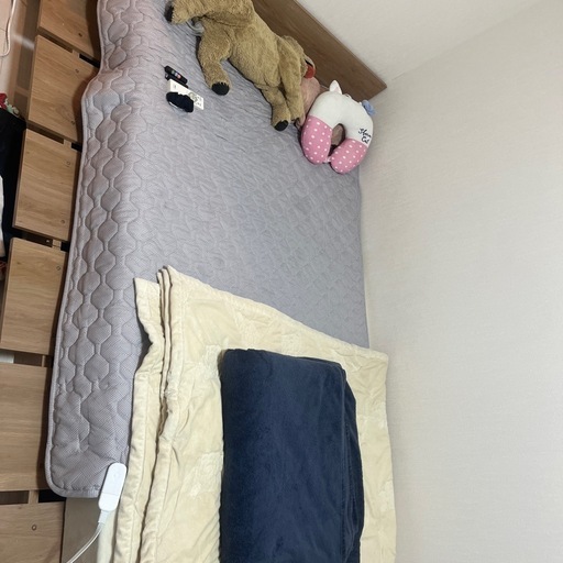 LOWYAセミダブルベットとマットレス