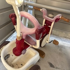 取っ手付き三輪車