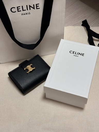 セリーヌ 財布 (韓国Shinsegyeデパート購入、商品だけ)