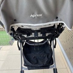 【お譲り先決定】アプリカベビーカー　ラクーナビッテソファクッションの画像