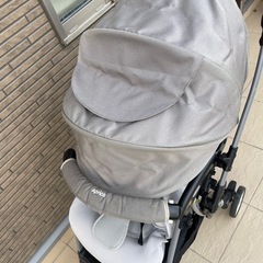 【お譲り先決定】アプリカベビーカー　ラクーナビッテソファクッションの画像