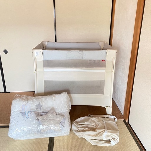 お値下げしました！アップリカ【ココネルエアープラス】赤ちゃんの城【布団セット】