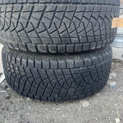 275/70R16アルミホイール付きタイヤの画像