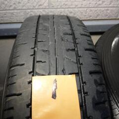 【値下げ】 軽トラ・軽バン用 スチールホイール付きタイヤ(残り溝わずか) 145R12 6PR 12インチ 4本セット 転がし用 移動用 ハブ径68mmの画像