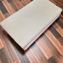 三つ折りマットレス(セミダブル)の画像