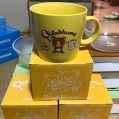 リラックマガラスのうつわ大と小とマグカップなと各種100えんの画像