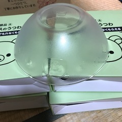 リラックマガラスのうつわ大と小とマグカップなと各種100えんの画像