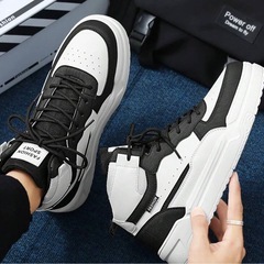 靴  スニーカー
の画像