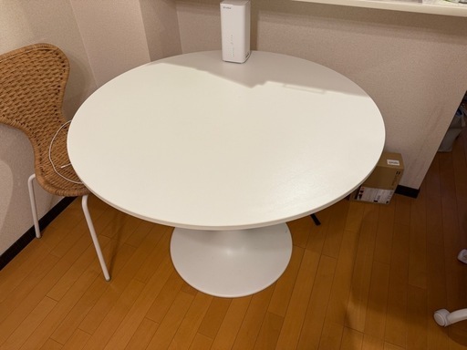 IKEA ドクスタ　丸テーブル