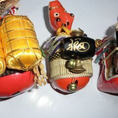 〇縁起物を背負ってる、〇赤べこ、3点、首動きます、保管状態良、目立つ傷なし、画像の物★お手数をおかけしますプロフィール必読ですの画像