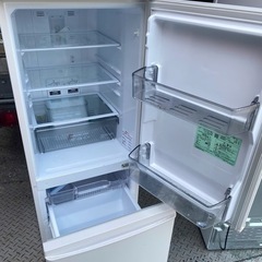 NO B16 ?福岡市内配送設置無料✨?冷蔵庫 Pシリーズ マットホワイト MR-P15F-W [146L /2ドア /右開きタイプ] [冷凍室 46L] 2020年