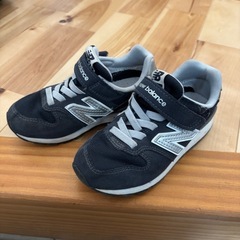 New balanceキッズスニーカー17cmの画像