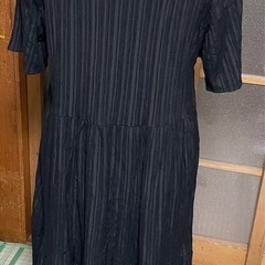 ◼️ Vネックスタイルワンピース　Ｍ　ブラック　半袖　EMERY ROSE ◼️の画像
