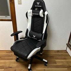 【受け渡し先決まりました】デスクチェア　ゲーミングチェア　イス　チェア