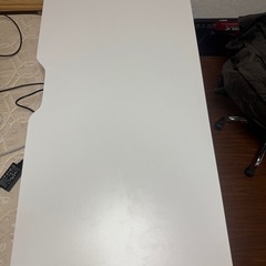 大きいテーブルの画像