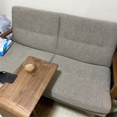 カリモク モダンデザイン 2人掛けソファ ベージュ