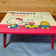 キティちゃんテーブル　中古　送料が高いので取りにこれる方限定