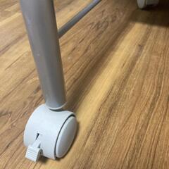 パソコンデスクの画像