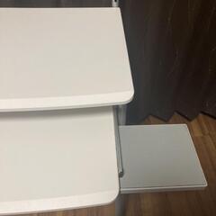 パソコンデスクの画像