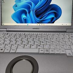 Windows11搭載で重さ1.1kg！大人気Panasonic...