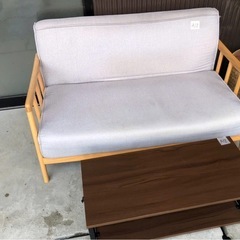 2人掛けソファー テーブル付きの画像