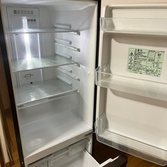ブラウンの冷蔵庫-早めに受け取り可能な方！の画像