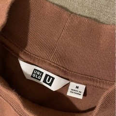 ユニクロU モックネックT  Mサイズの画像