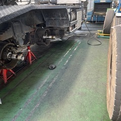 トラックや乗用車の車検や修理、カスタムご相談下さい! - 羽生市