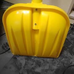 長い除雪スコップの画像