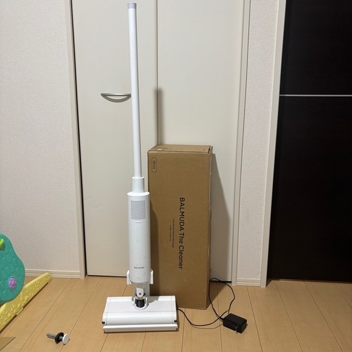 バルミューダ Cleaner 白 BALMUDA C01A ホワイト　掃除機