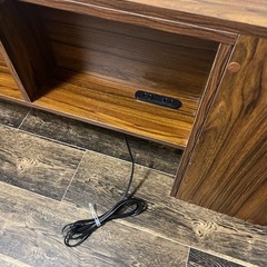 コンセント付き棚の画像