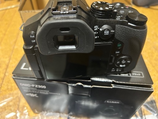 LUMIX DMC-FZ300 シャッター回数938回23年10月購入 (tre) 小作の
