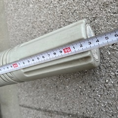 4連の筒状の入れ物の画像