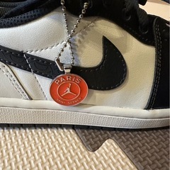 値下げ 
NIKE エアジョーダン1 レトロLOW PSG 26cmの画像