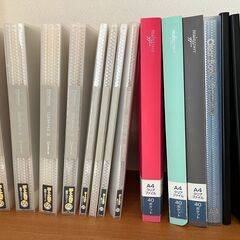 クリアホールダー 各種15冊　100円の画像