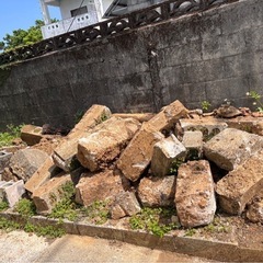 石やブロック塀