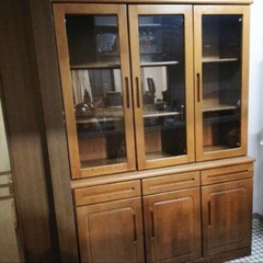 高級食器棚 戸棚の画像