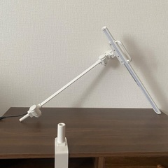 ニトリ　デスクライトLEDの画像