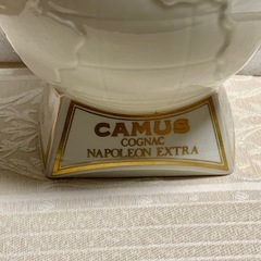1980年の記念ボトルCAMUSコニャックナポレオンの画像