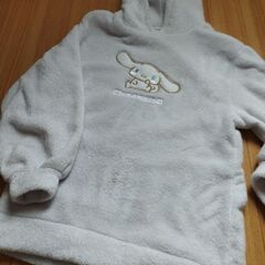 美品⭐️シナモロール　パーカー⭐️