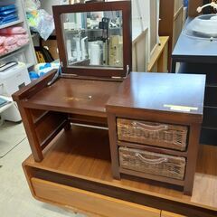 ID　205683　鏡台