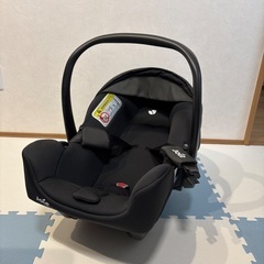 joieのベビーカー・チャイルドシートのセットの画像